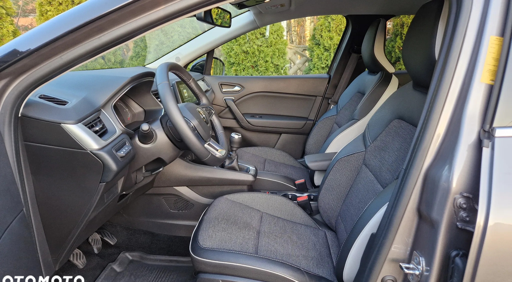 Renault Captur cena 83900 przebieg: 37000, rok produkcji 2022 z Stawiszyn małe 277